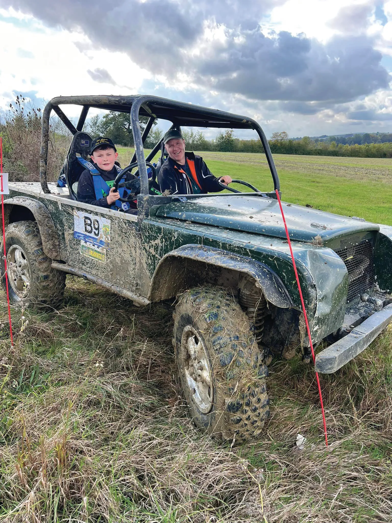 A standard Land Rover on a Tyro trial section at Wagtail